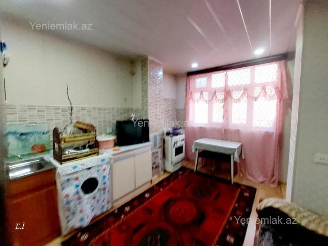 Satılır 3 otaqlı köhnə tikili 75 m²