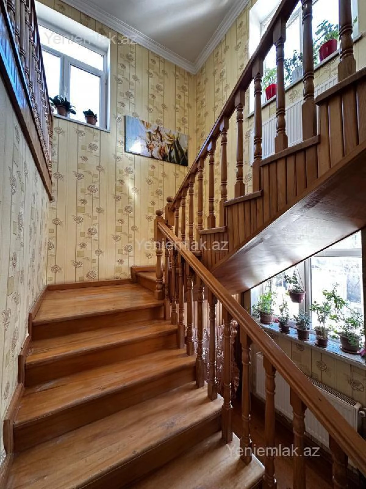 Satılır 5 otaqlı həyət evi 180 m²