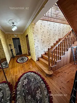 Satılır 5 otaqlı həyət evi 180 m²