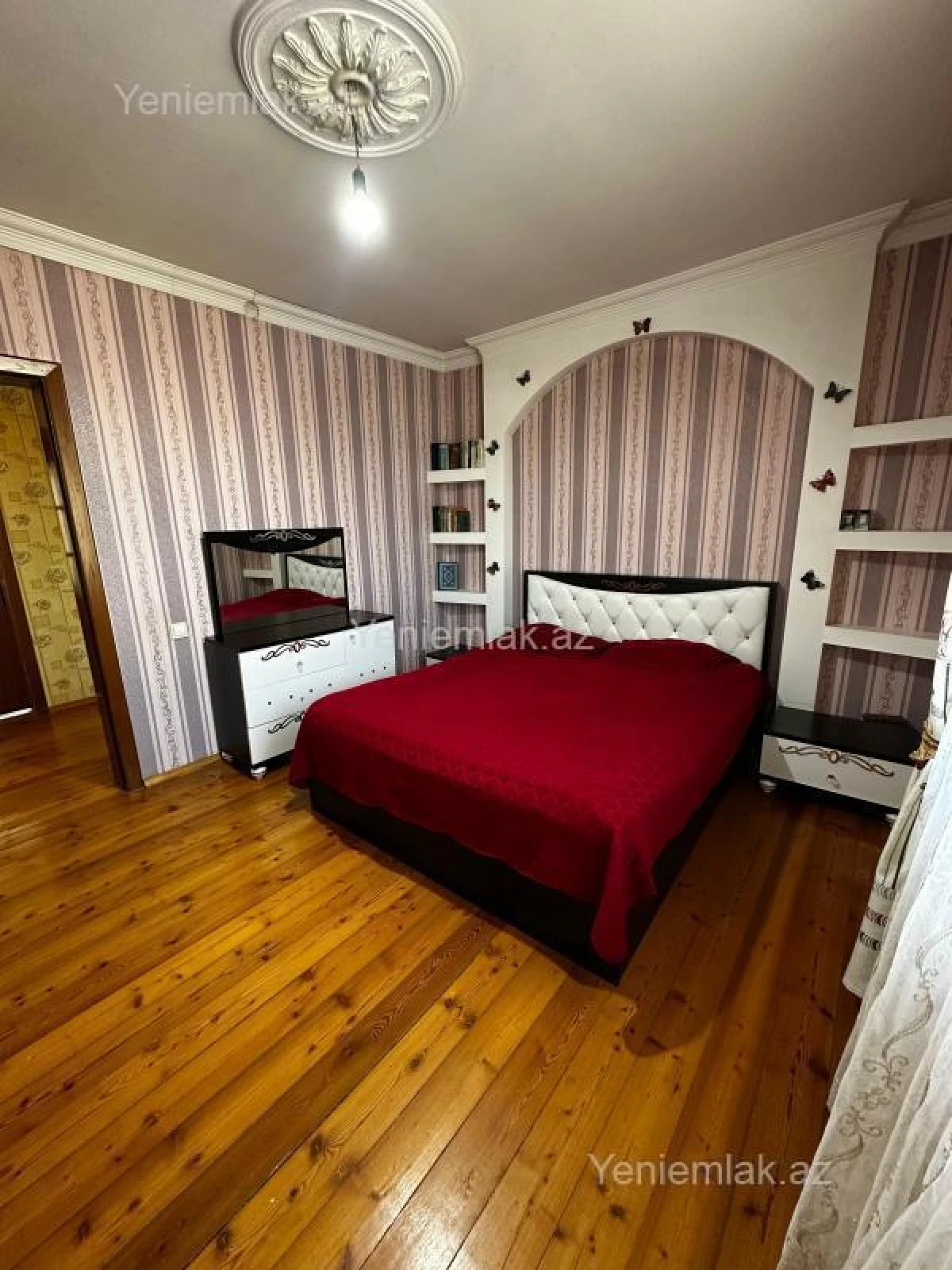 Satılır 5 otaqlı həyət evi 180 m²