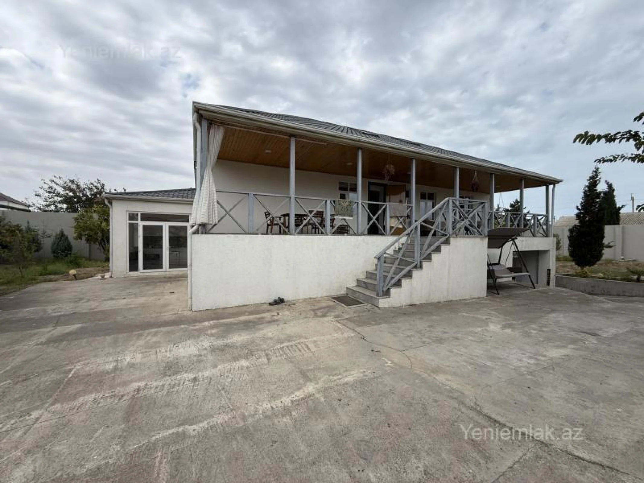 Satılır 3 otaqlı həyət evi 140 m²