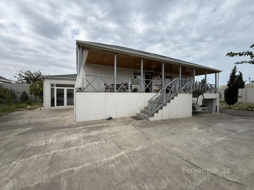 Satılır 3 otaqlı həyət evi 140 m²
