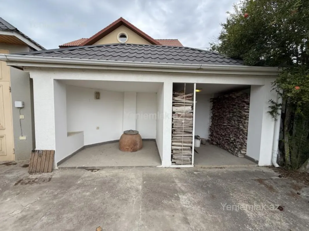 Satılır 3 otaqlı həyət evi 140 m²