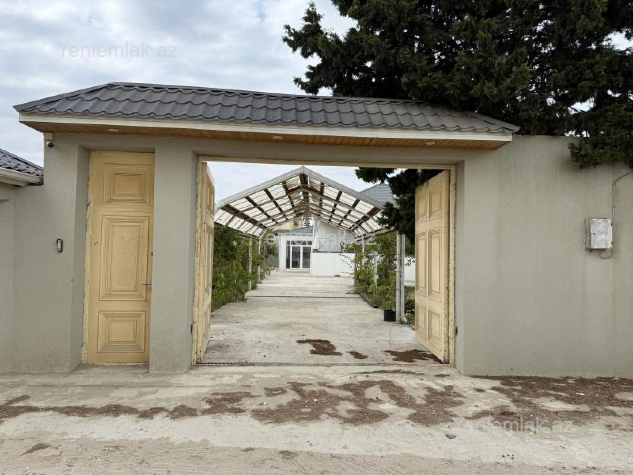 Satılır 3 otaqlı həyət evi 140 m²