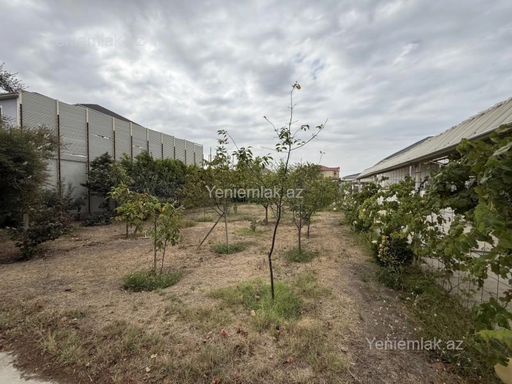 Satılır 3 otaqlı həyət evi 140 m²