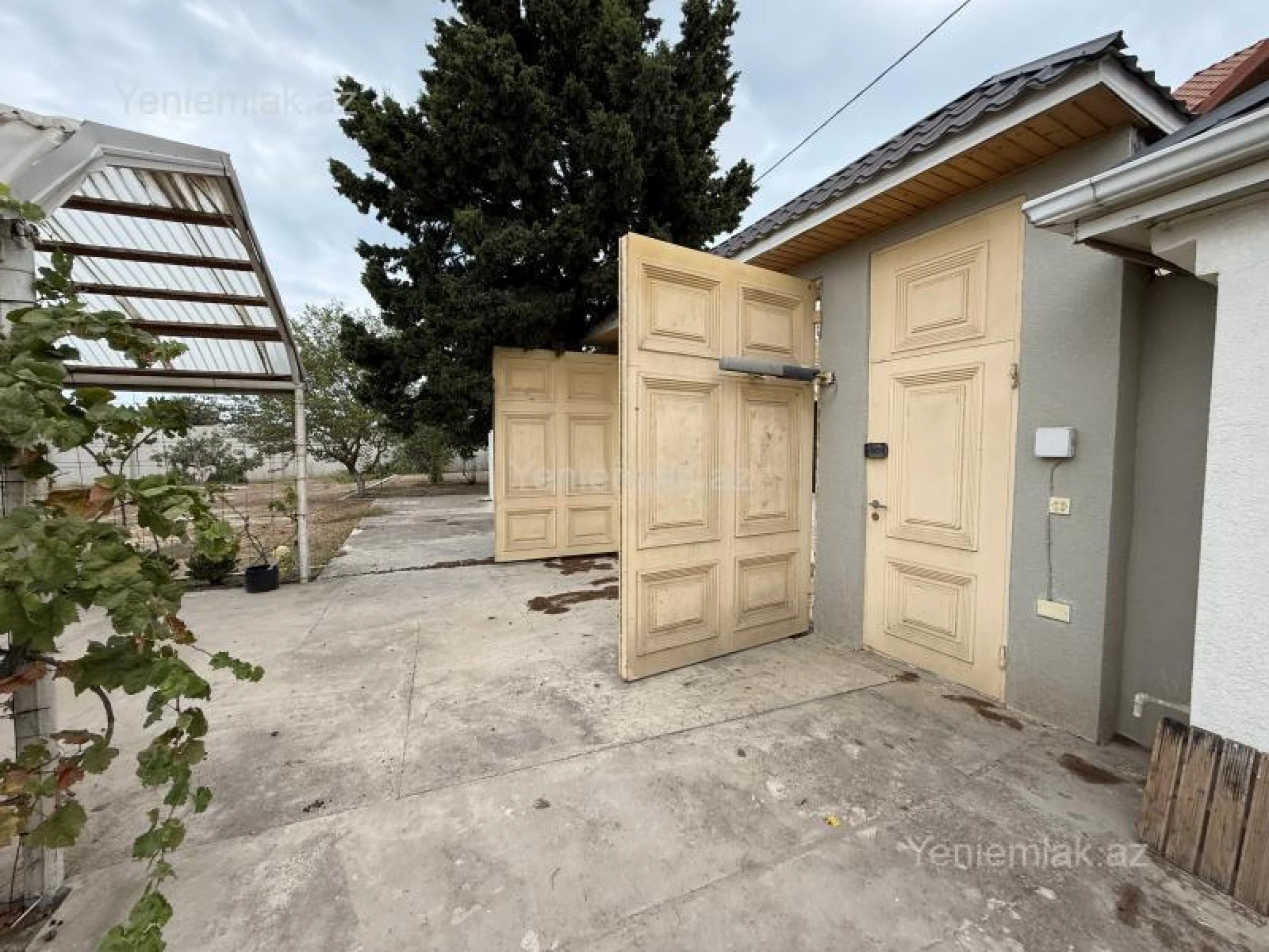 Satılır 3 otaqlı həyət evi 140 m²