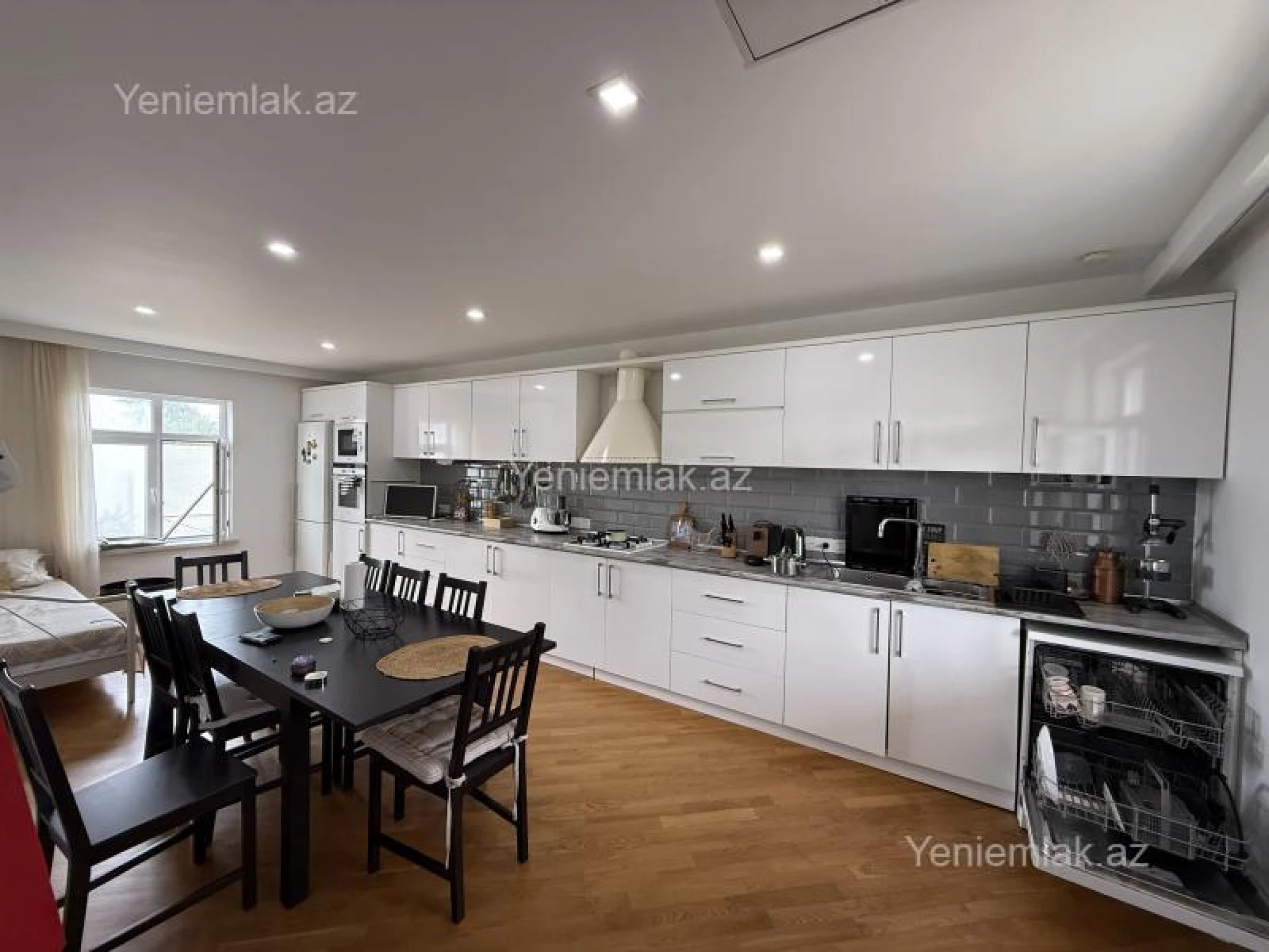 Satılır 3 otaqlı həyət evi 140 m²