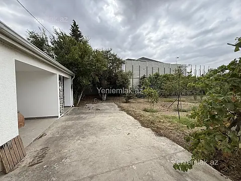 Satılır 3 otaqlı həyət evi 140 m²