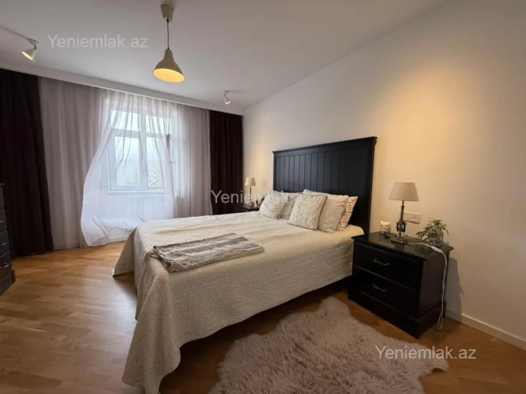 Satılır 3 otaqlı həyət evi 140 m²