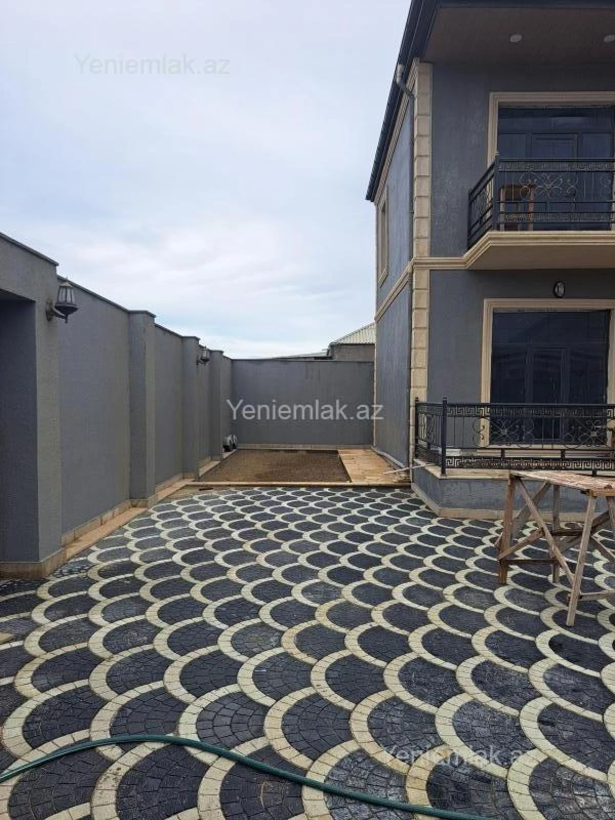 Satılır 4 otaqlı həyət evi 175 m²