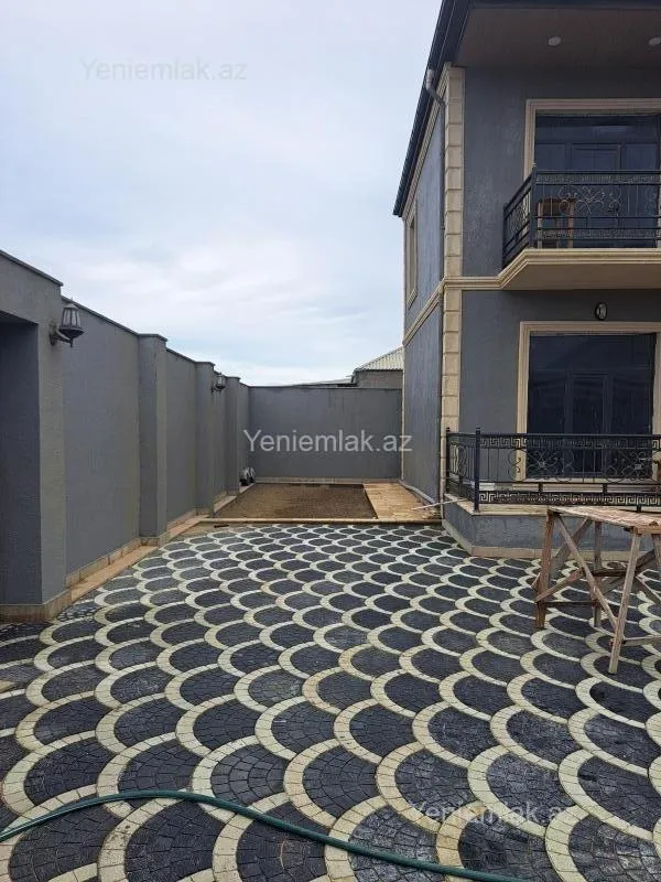 Satılır 4 otaqlı həyət evi 175 m²