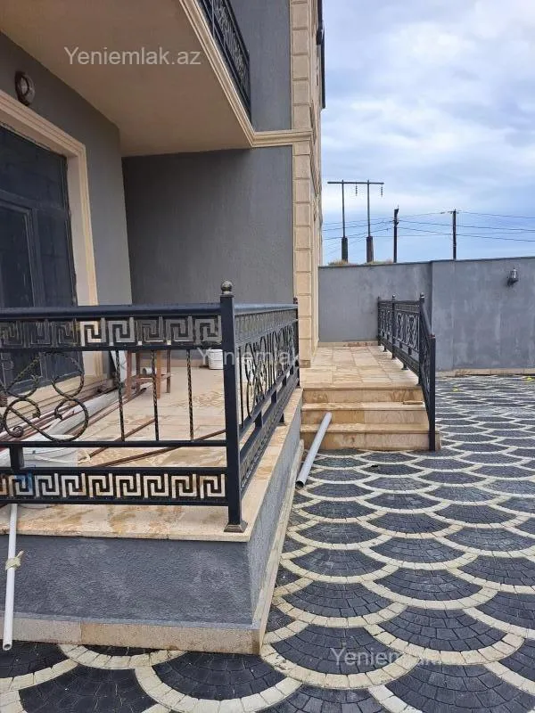 Satılır 4 otaqlı həyət evi 175 m²