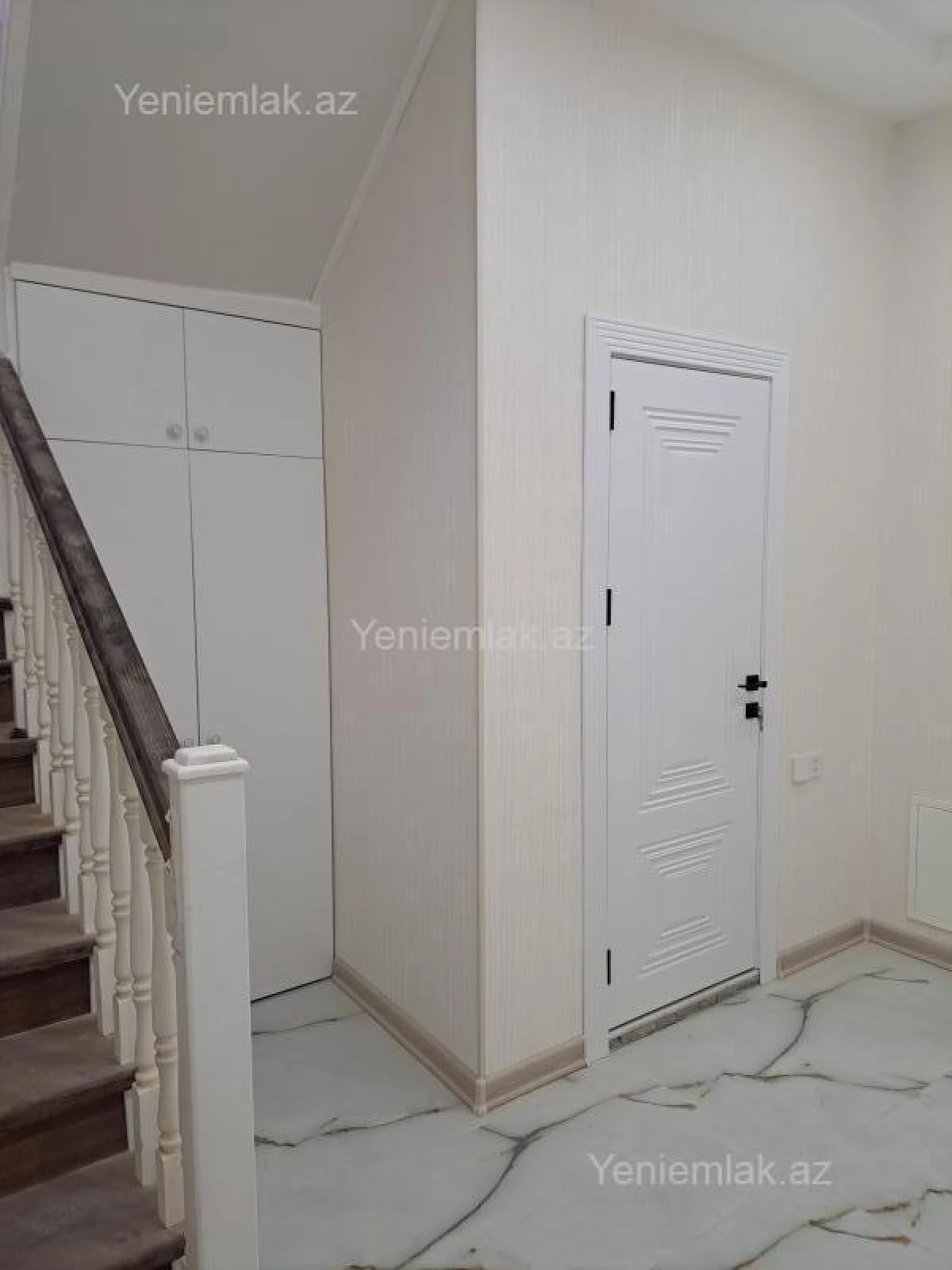 Satılır 4 otaqlı həyət evi 175 m²
