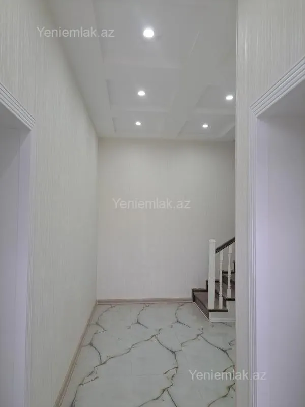 Satılır 4 otaqlı həyət evi 175 m²