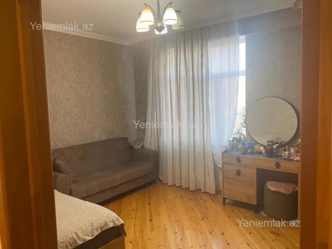 Satılır 3 otaqlı yeni tikili 100 m²