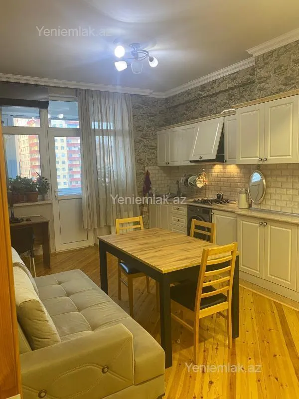 Satılır 3 otaqlı yeni tikili 100 m²