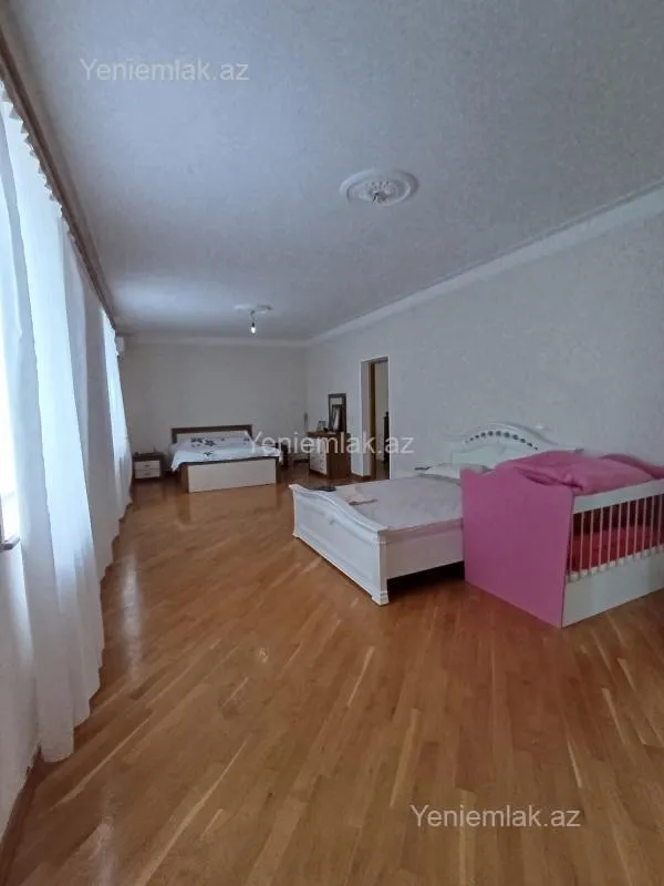 Satılır 6 otaqlı həyət evi 280 m²