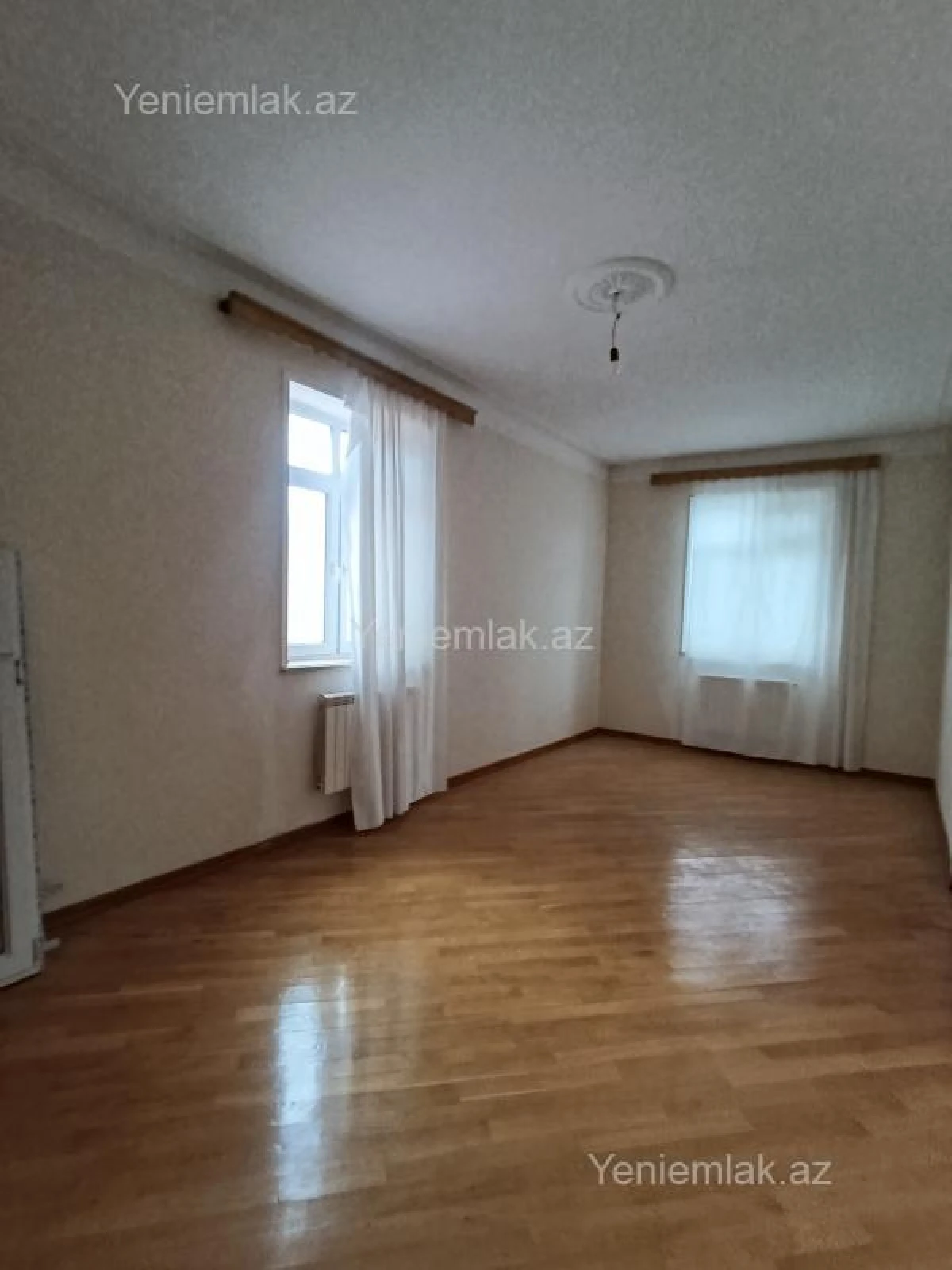 Satılır 6 otaqlı həyət evi 280 m²