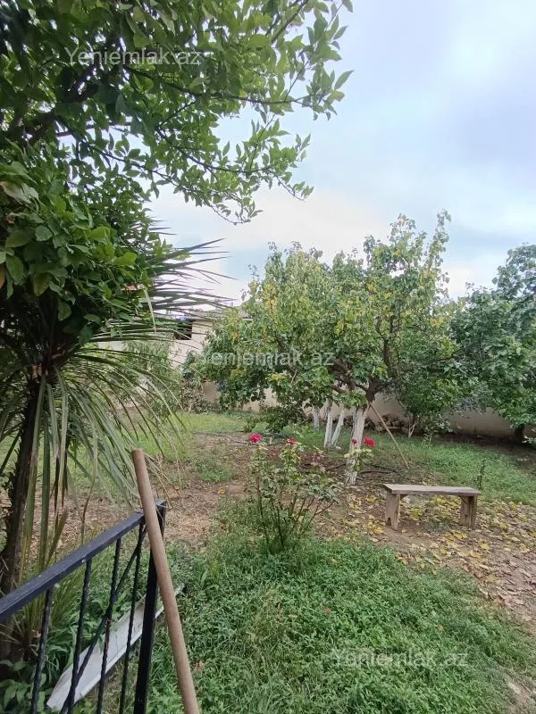 Satılır 6 otaqlı həyət evi 280 m²