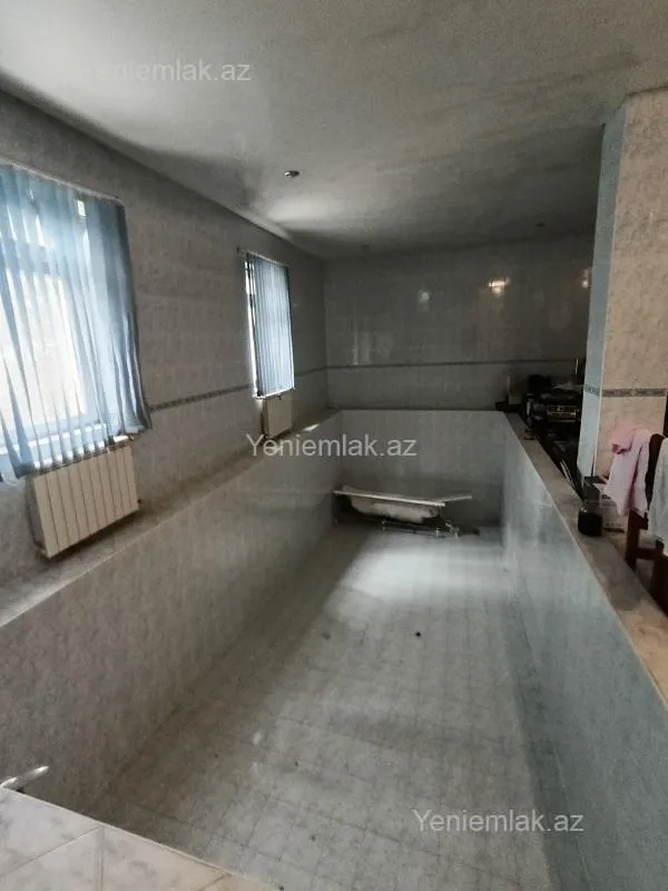 Satılır 6 otaqlı həyət evi 280 m²