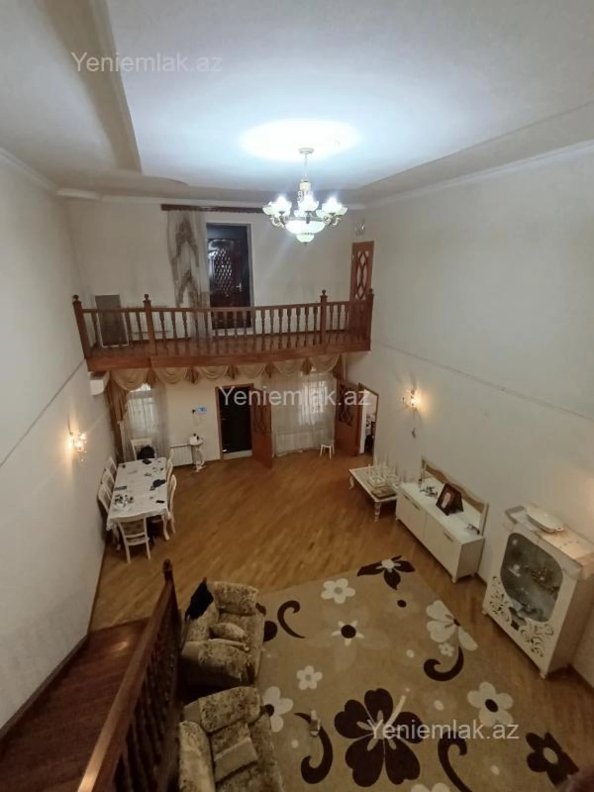 Satılır 6 otaqlı həyət evi 280 m²