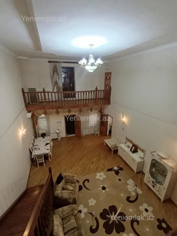 Satılır 6 otaqlı həyət evi 280 m²