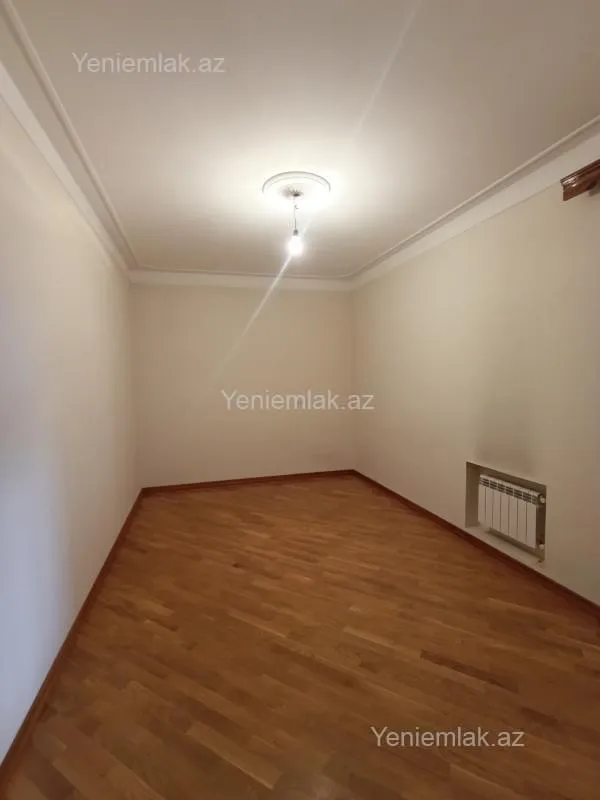 Satılır 6 otaqlı həyət evi 280 m²