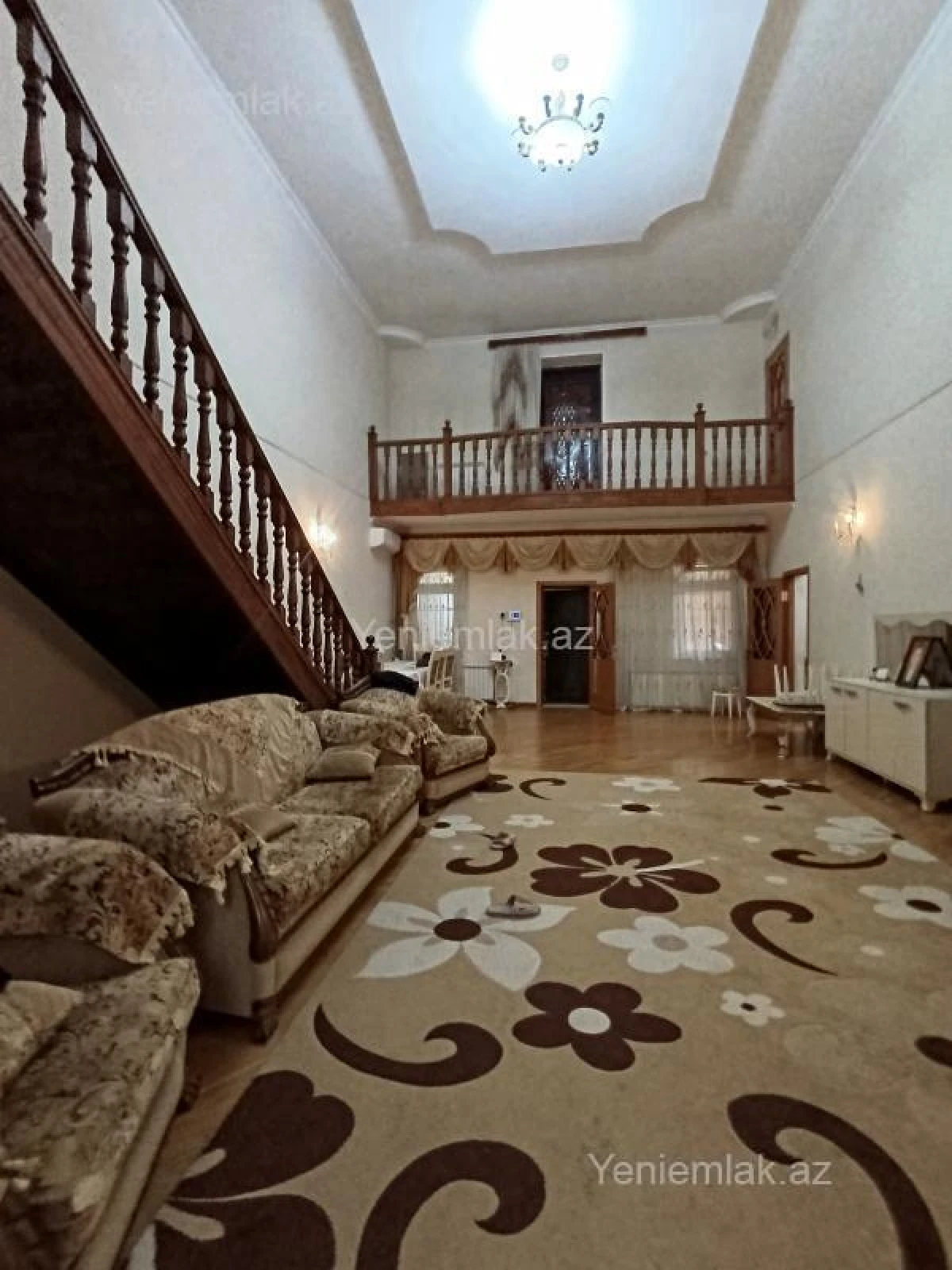 Satılır 6 otaqlı həyət evi 280 m²