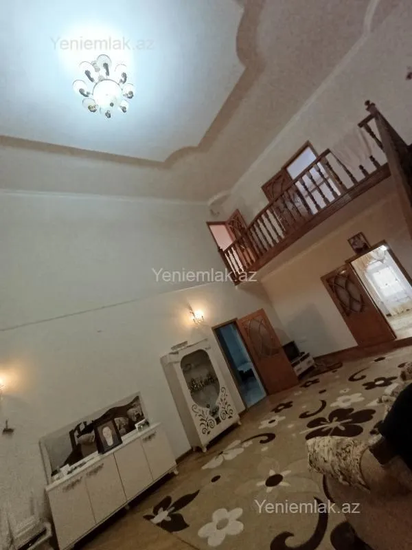 Satılır 6 otaqlı həyət evi 280 m²