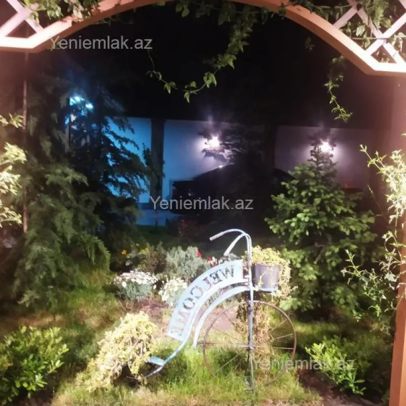 Satılır 5 otaqlı həyət evi 180 m²