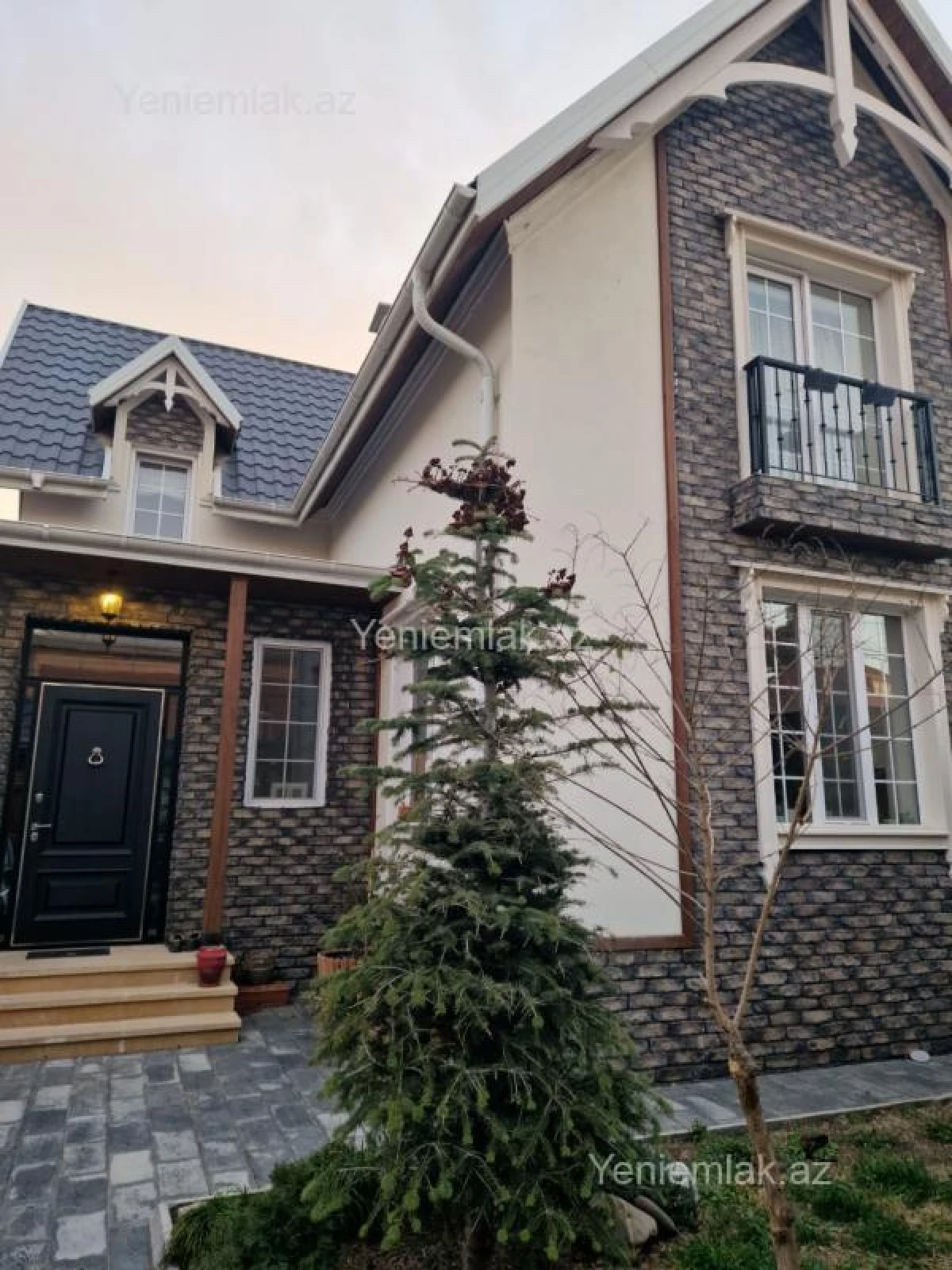 Satılır 5 otaqlı həyət evi 180 m²