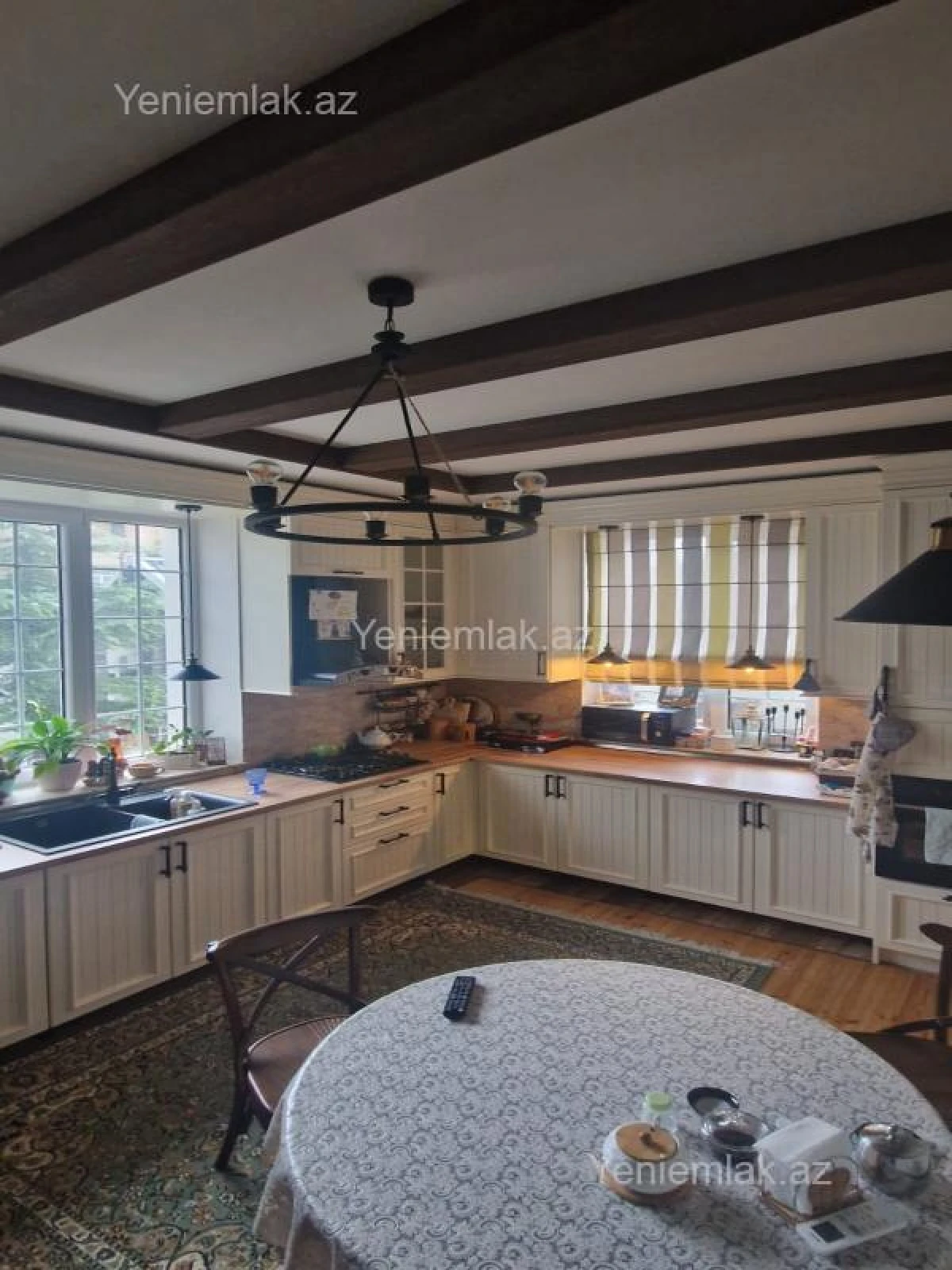 Satılır 5 otaqlı həyət evi 180 m²