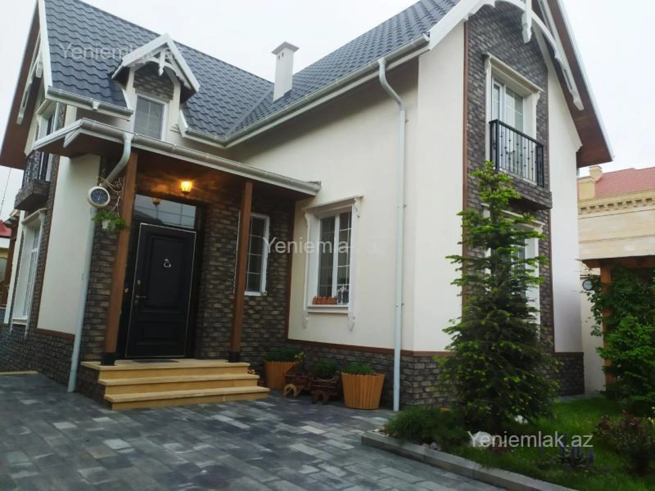 Satılır 5 otaqlı həyət evi 180 m²