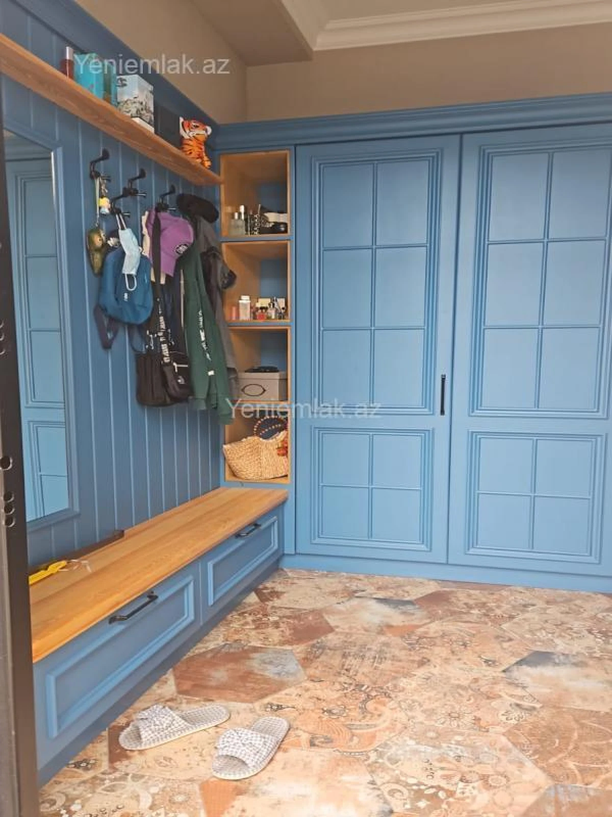 Satılır 5 otaqlı həyət evi 180 m²