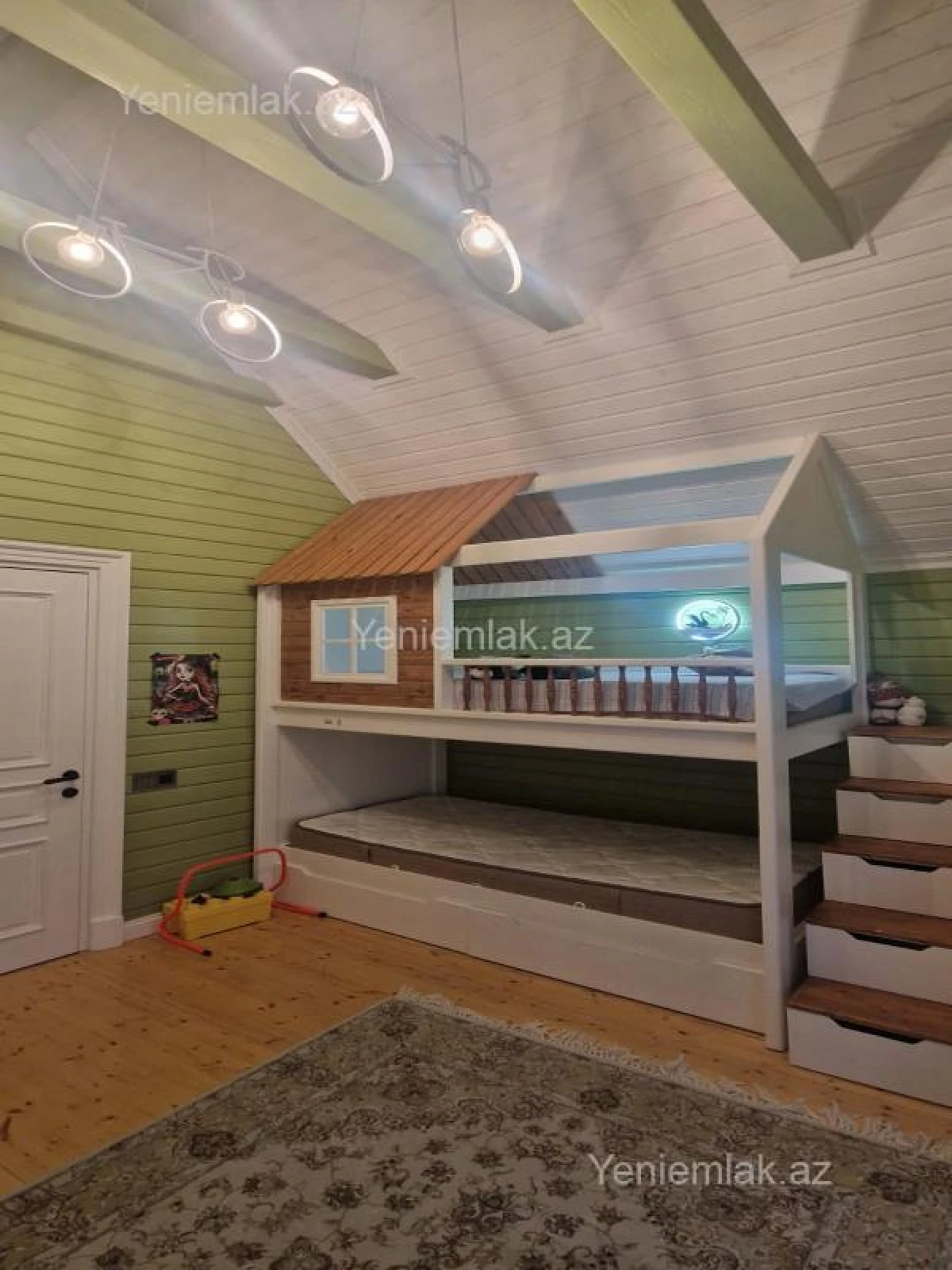 Satılır 5 otaqlı həyət evi 180 m²