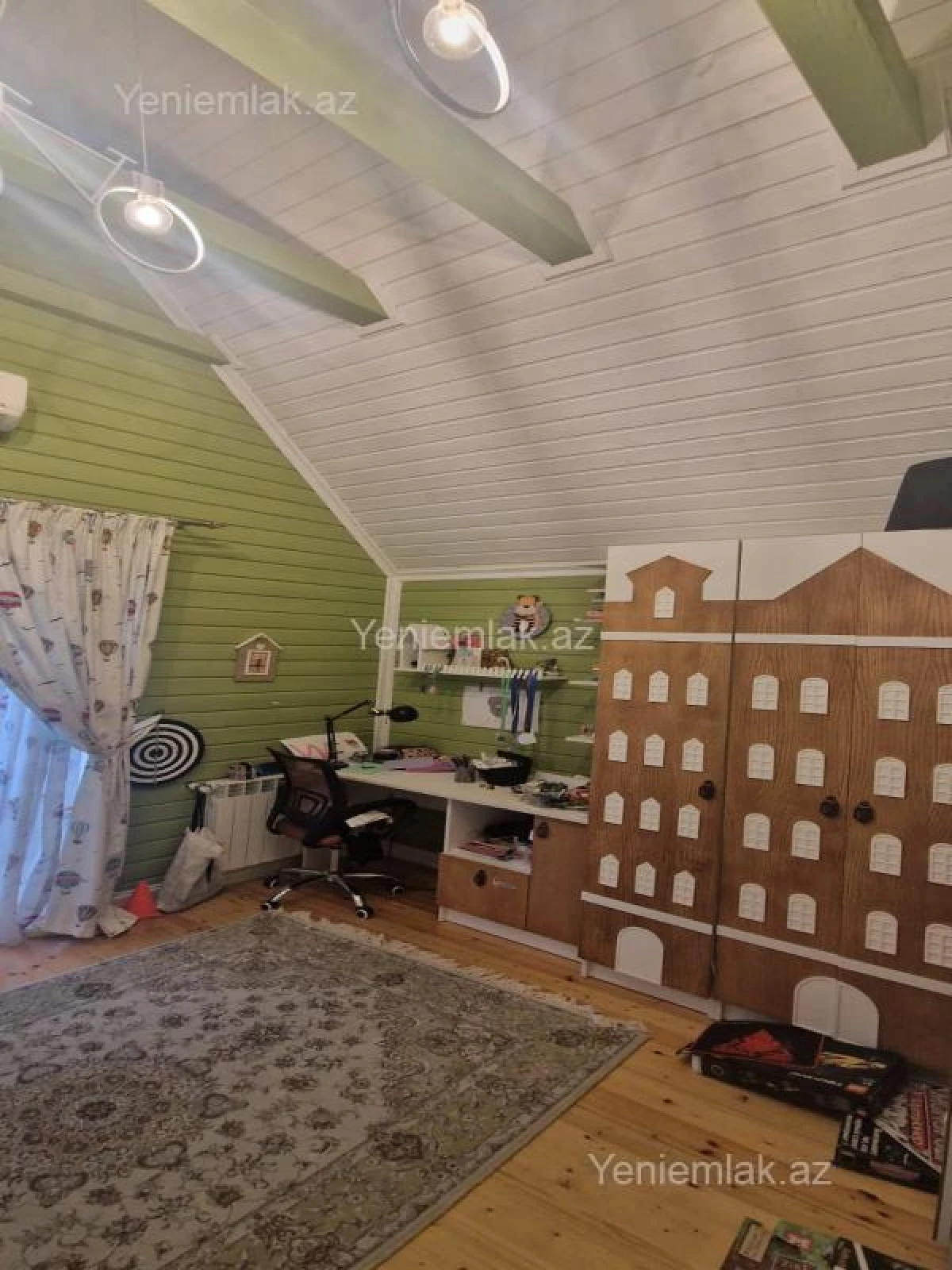 Satılır 5 otaqlı həyət evi 180 m²