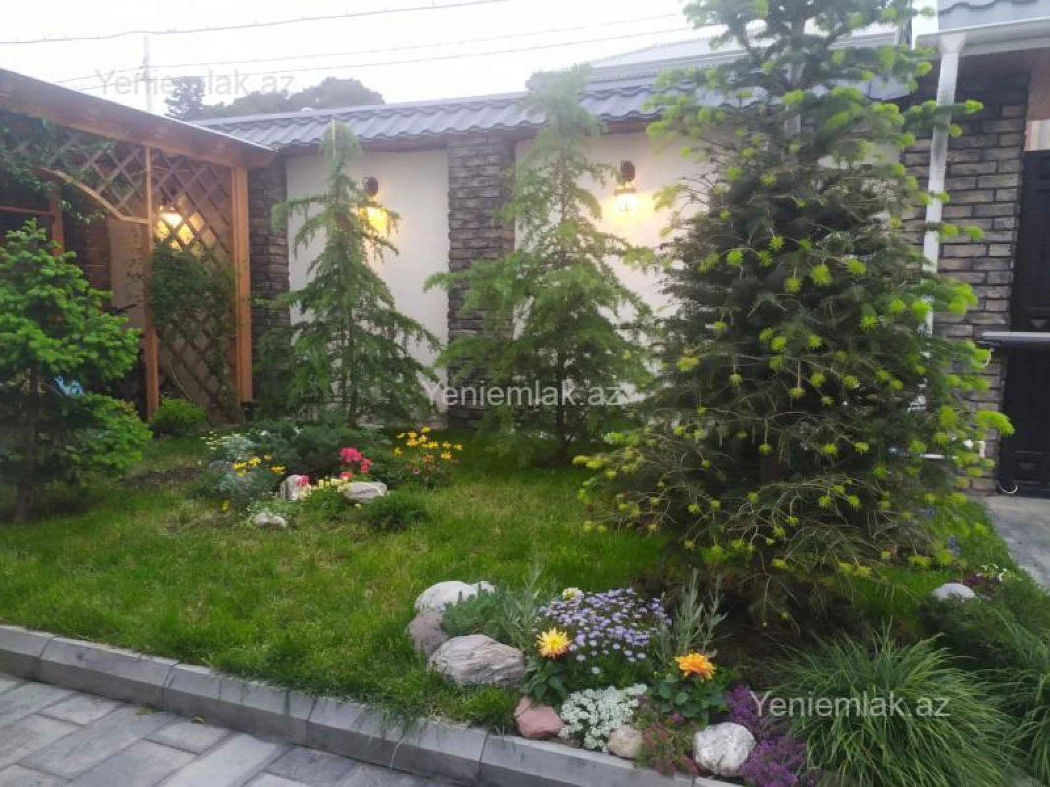 Satılır 5 otaqlı həyət evi 180 m²