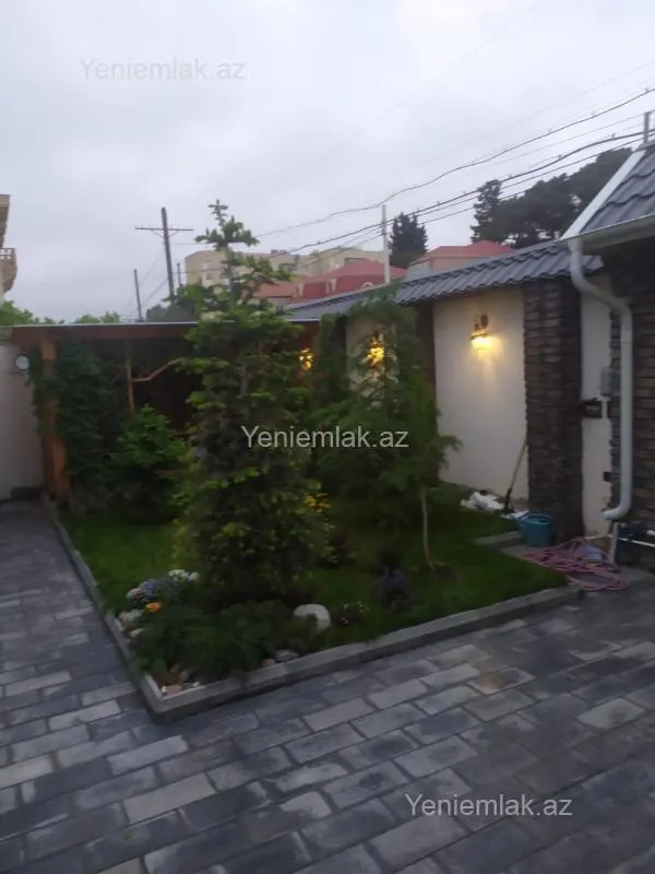 Satılır 5 otaqlı həyət evi 180 m²