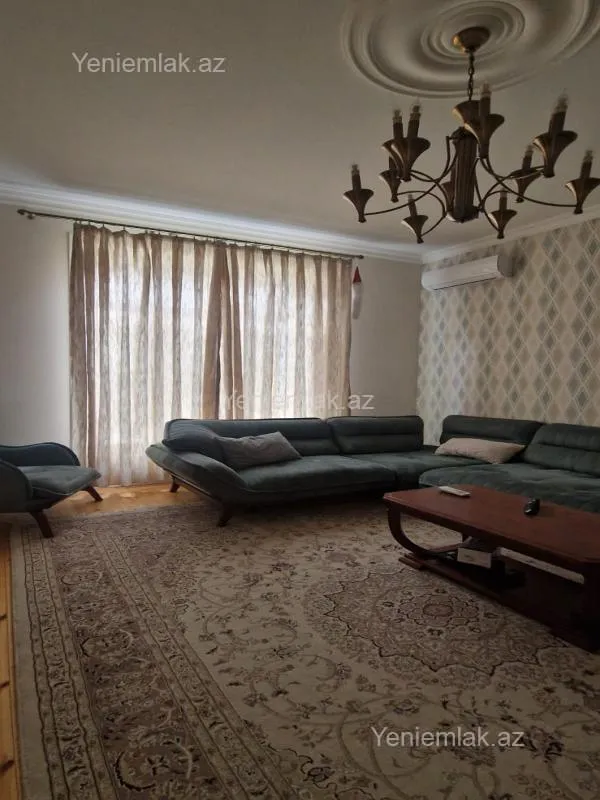 Satılır 5 otaqlı həyət evi 180 m²