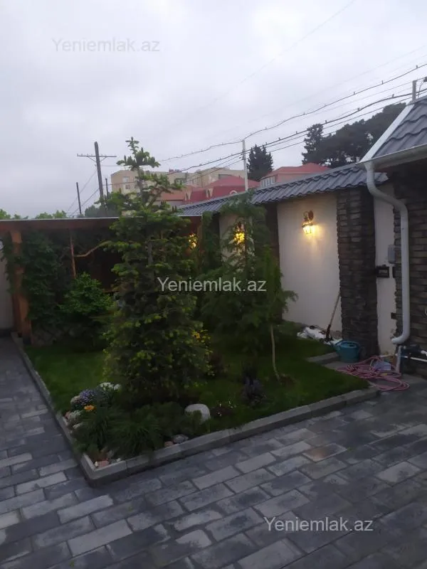 Satılır 5 otaqlı həyət evi 180 m²