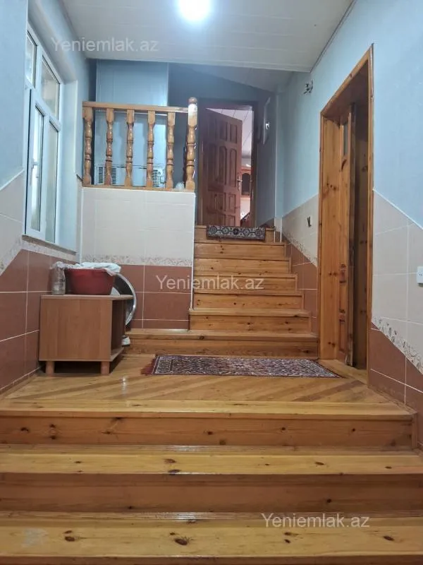 Satılır 5 otaqlı həyət evi 205 m²