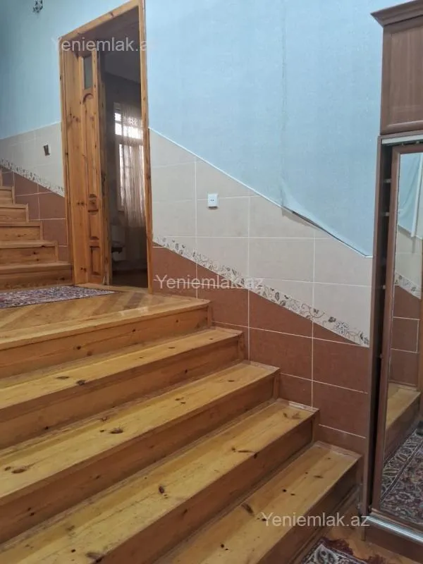Satılır 5 otaqlı həyət evi 205 m²