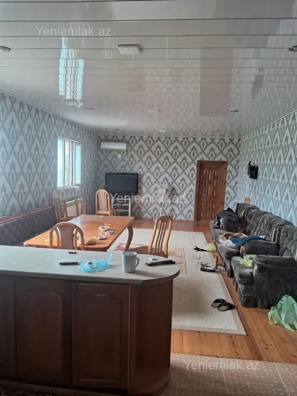 Satılır 5 otaqlı həyət evi 205 m²