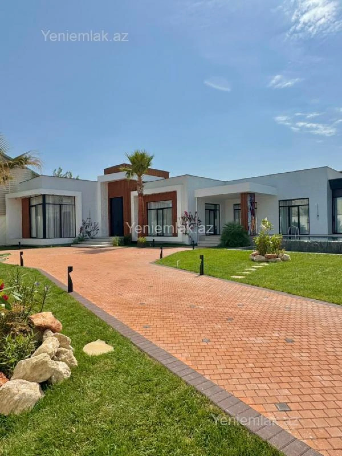 Satılır 5 otaqlı həyət evi 260 m²