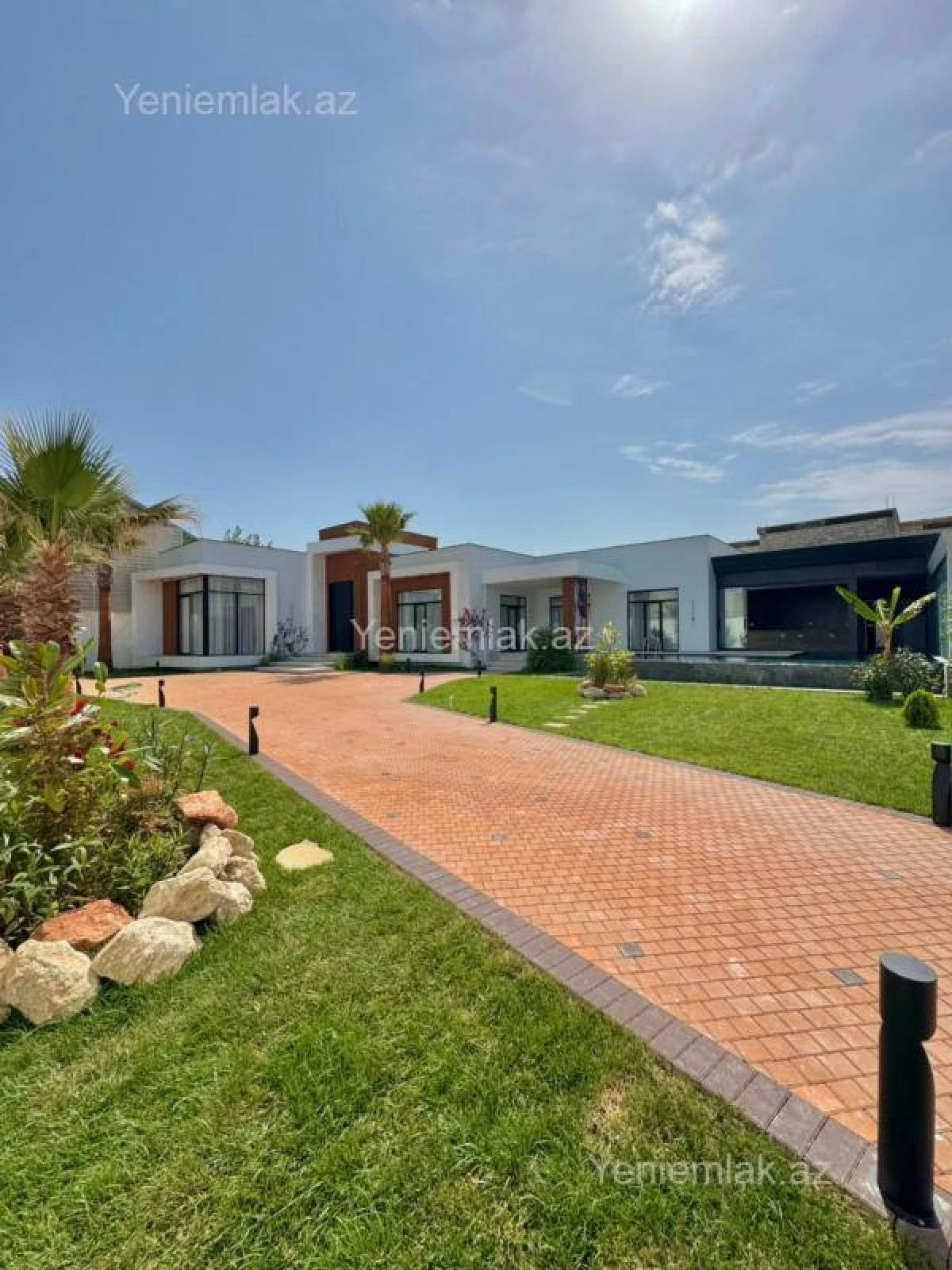 Satılır 5 otaqlı həyət evi 260 m²