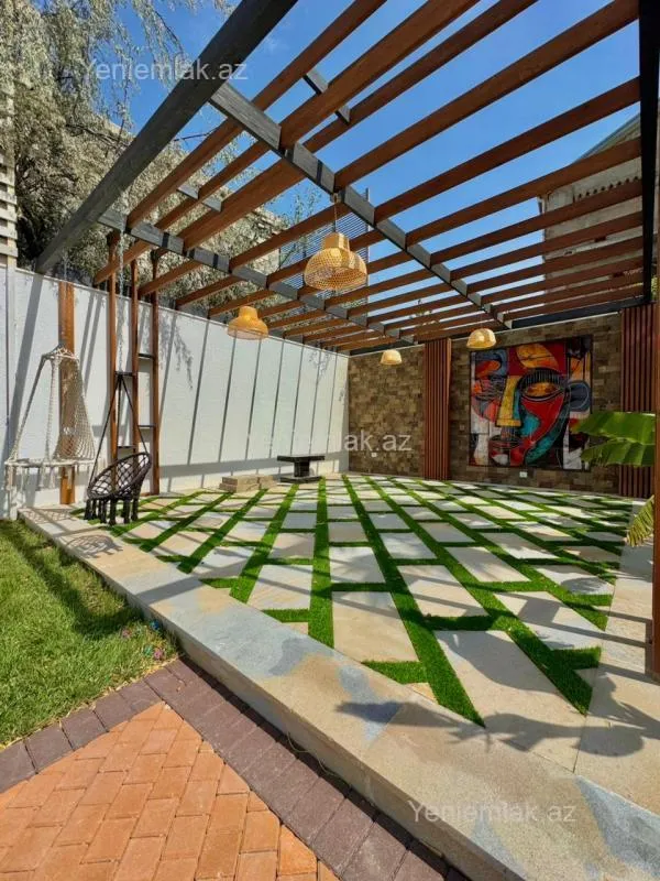 Satılır 5 otaqlı həyət evi 260 m²