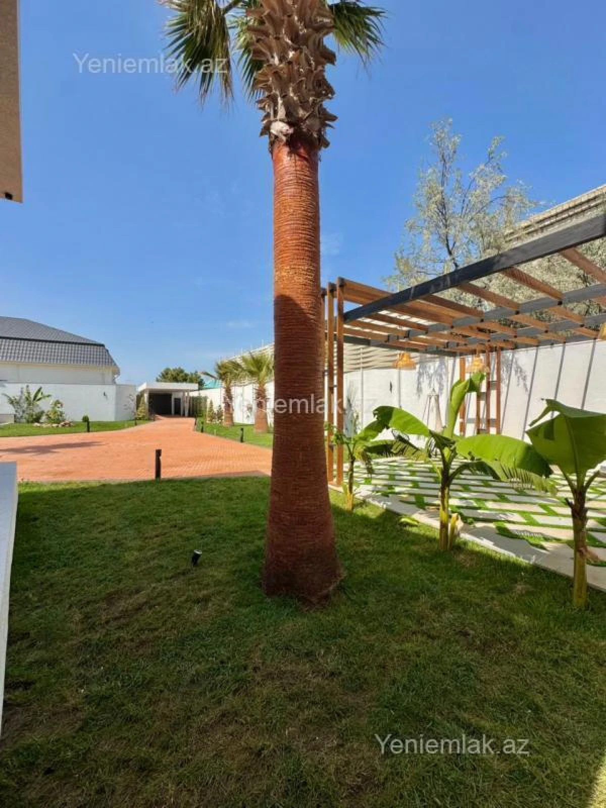 Satılır 5 otaqlı həyət evi 260 m²