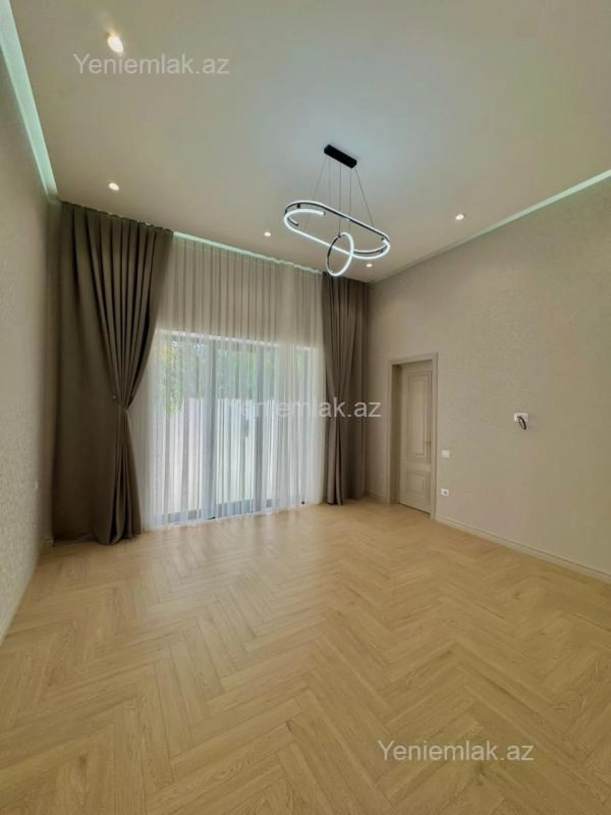 Satılır 5 otaqlı həyət evi 260 m²