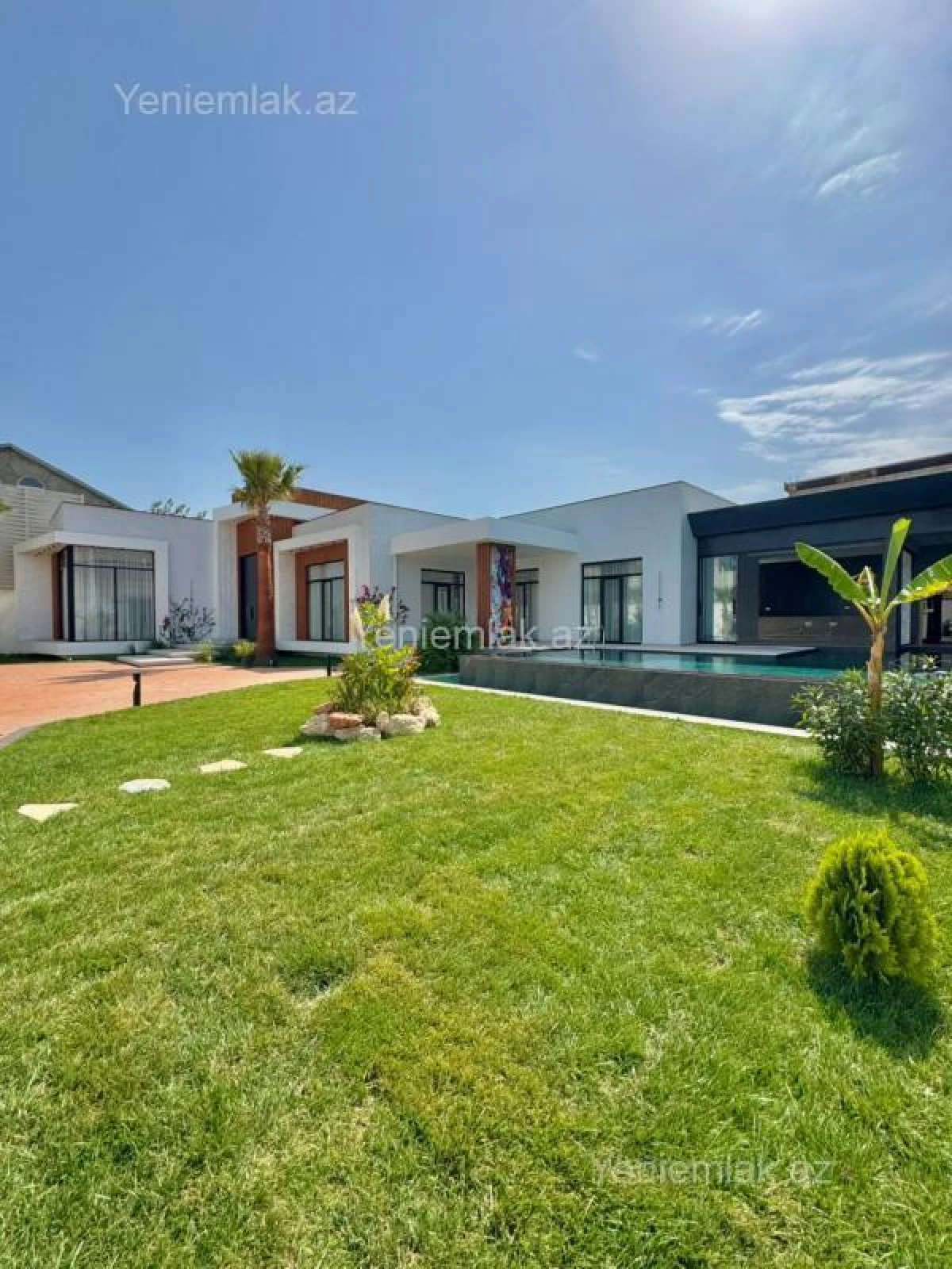 Satılır 5 otaqlı həyət evi 260 m²