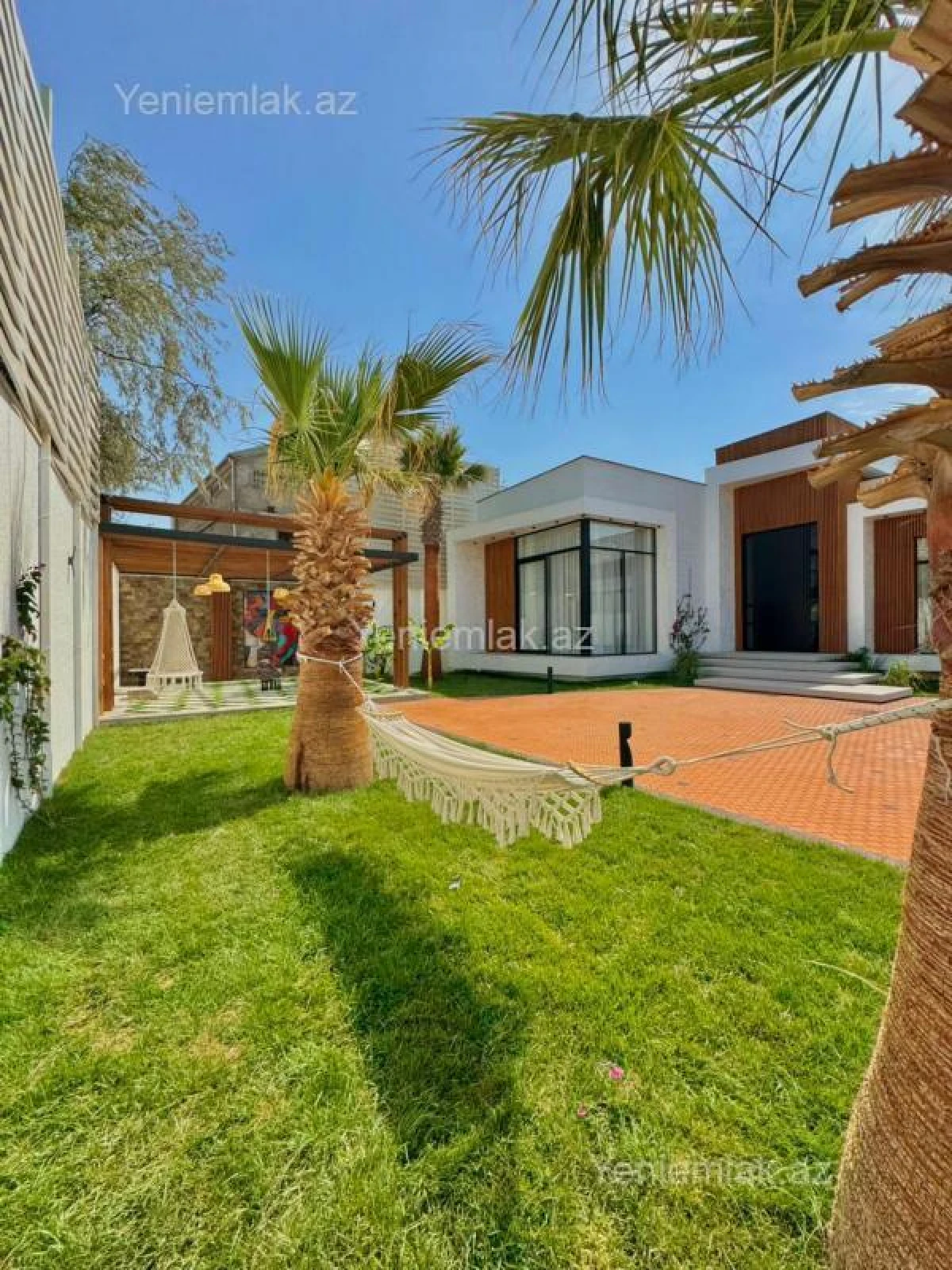 Satılır 5 otaqlı həyət evi 260 m²